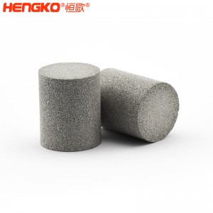 廠(chǎng)家生產(chǎn)多尺寸不銹鋼粉末燒結(jié)濾筒，堅(jiān)固耐用壽命長(zhǎng)用于流量控制和均布